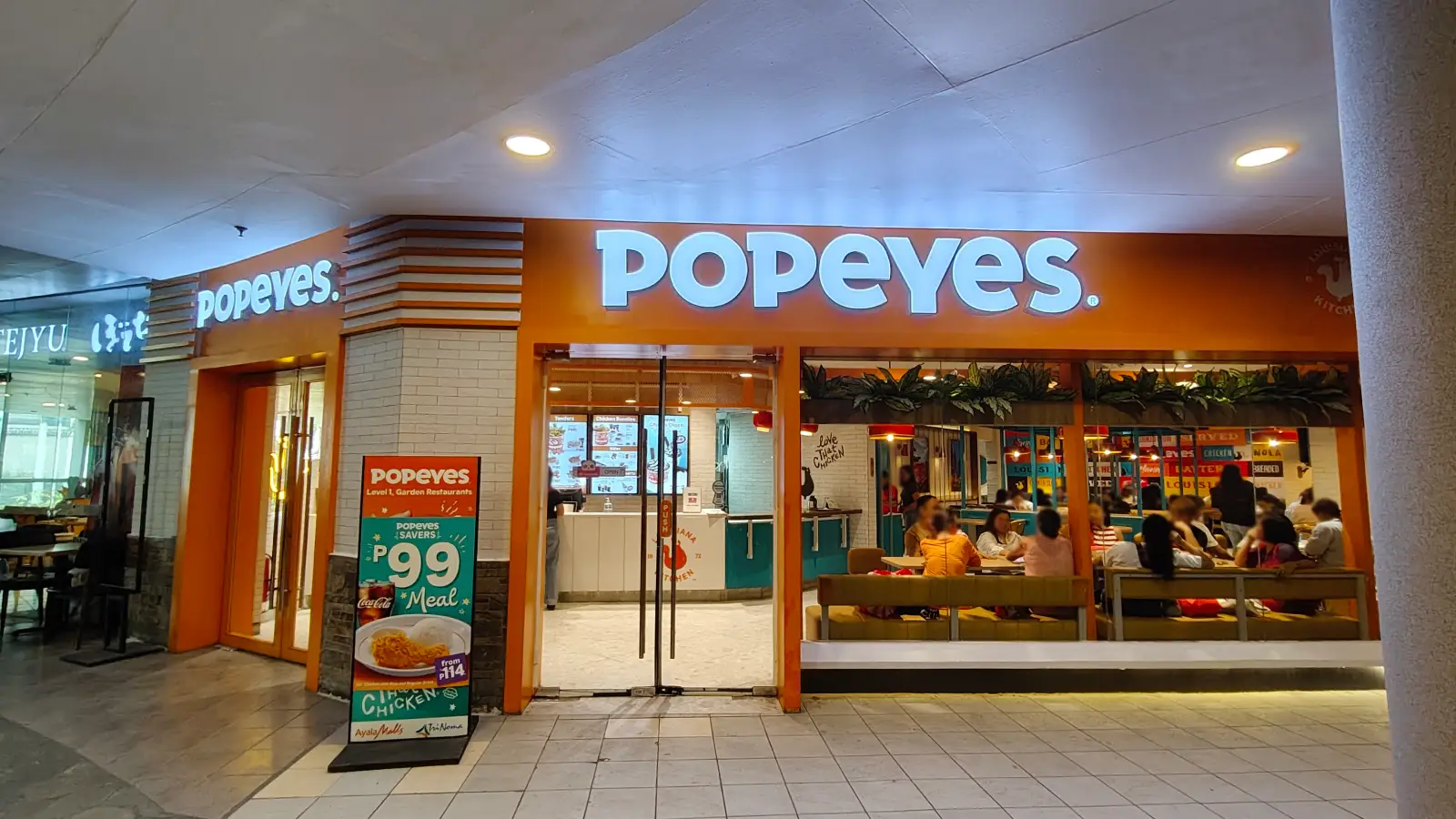 POPEYES in TriNoma
